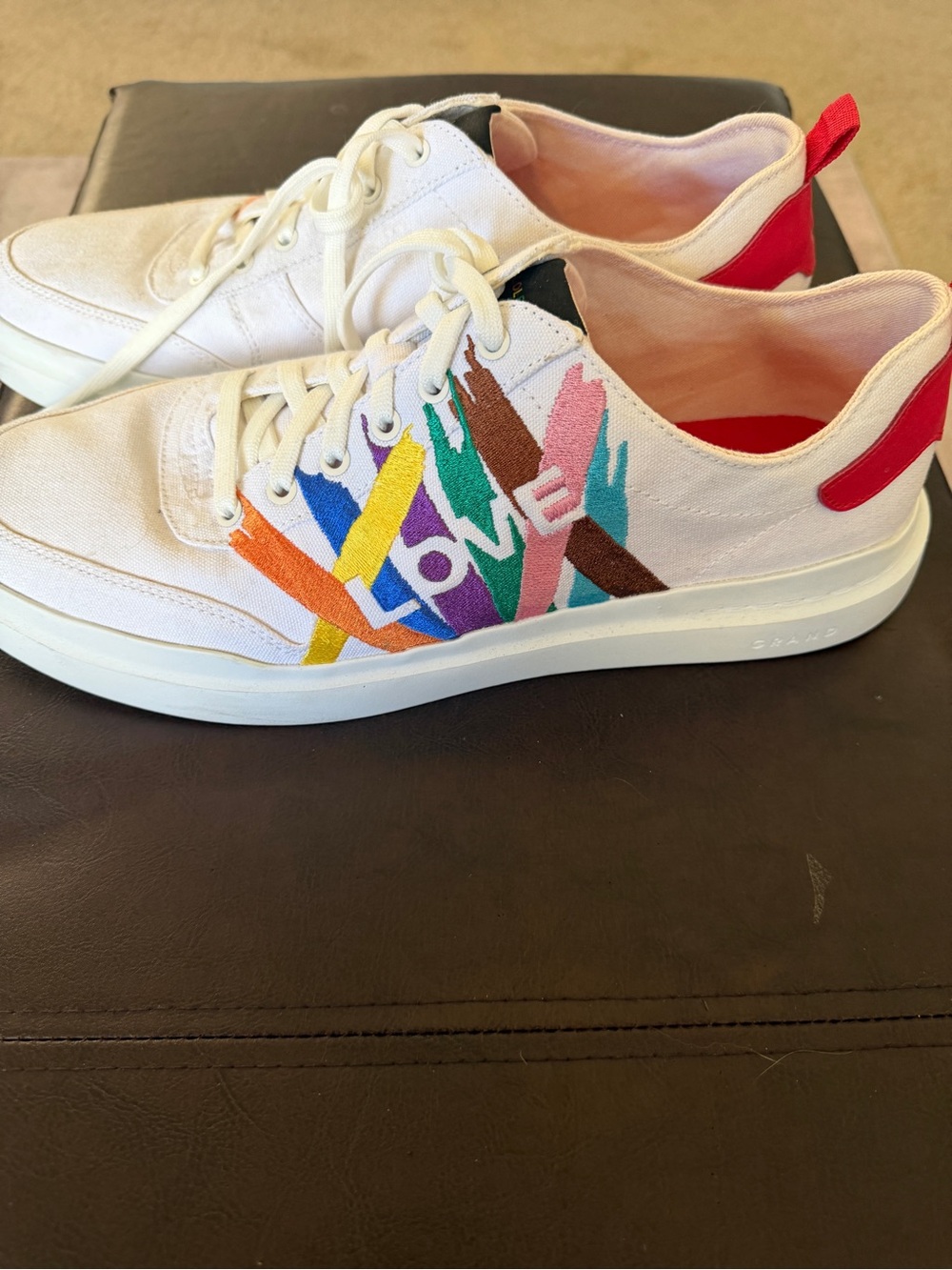 Cole Haan White Canvas Sneakers with Multicolor 'LOVE' Brushstroke Design - Picture 2 of 9